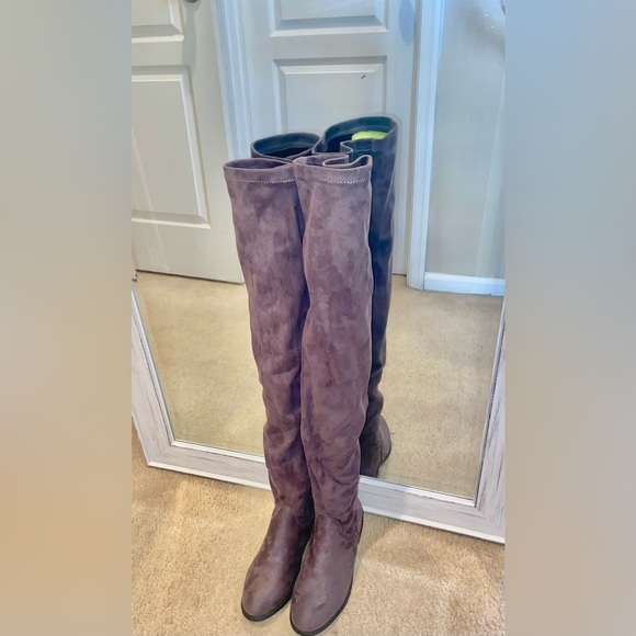 Never worn over the thigh boots - Picture 2 of 2